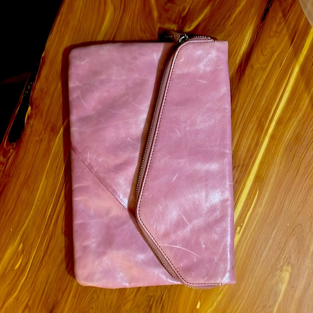 Hobo purse it’s a purpleish pink color never been used